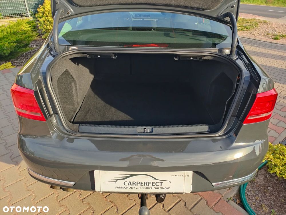 Volkswagen Passat 2.0 Blue TDI SCR Trendline - 18