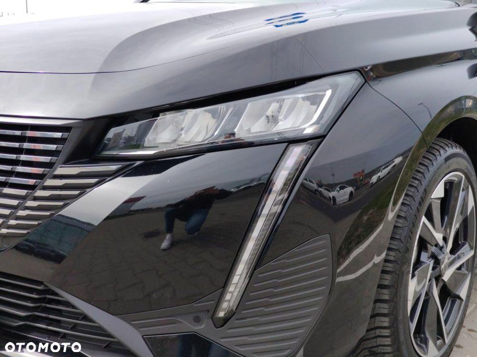 Peugeot 308 - 8