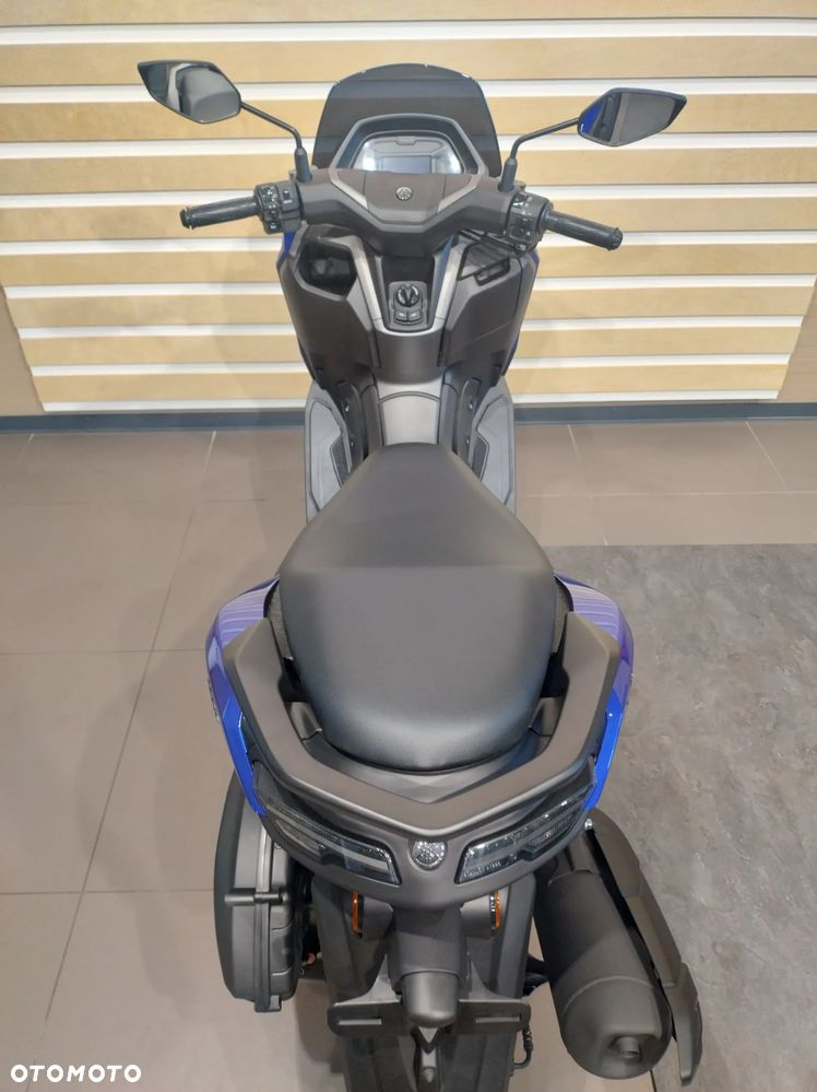 Yamaha NMAX - 4