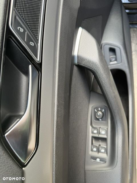 Volkswagen Passat 2.0 TDI BMT Comfortline - 23