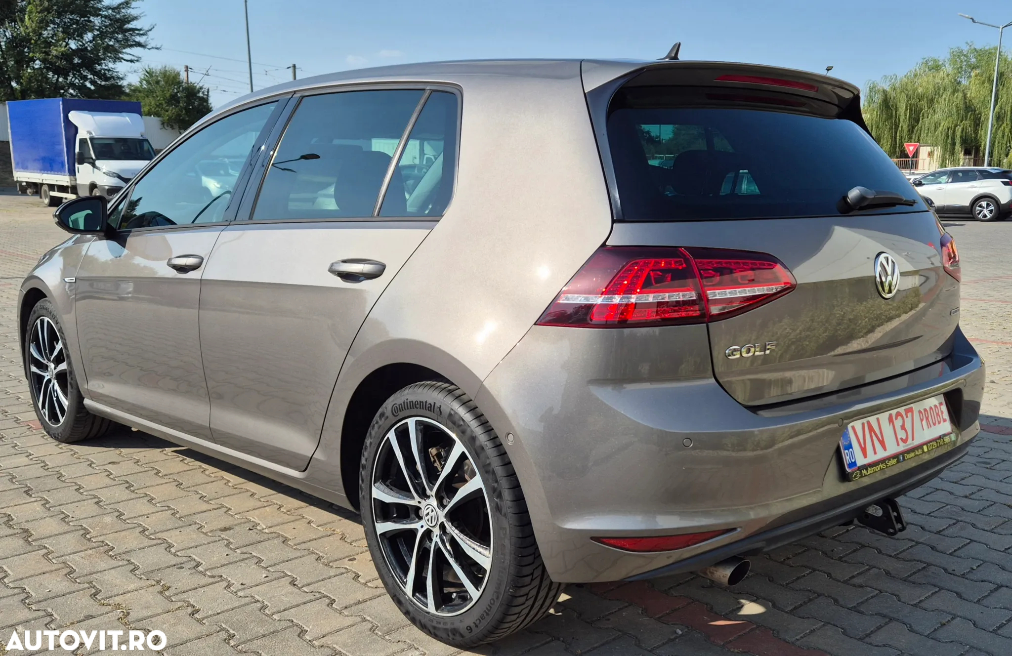 Volkswagen Golf - 3