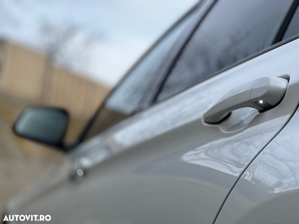 BMW Seria 3 318d Edition Luxury Line Purity - 12