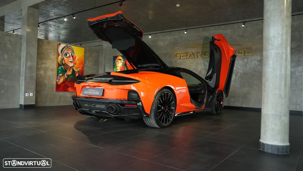 McLaren GT 4.0 Twin-Turbo V8 - 17
