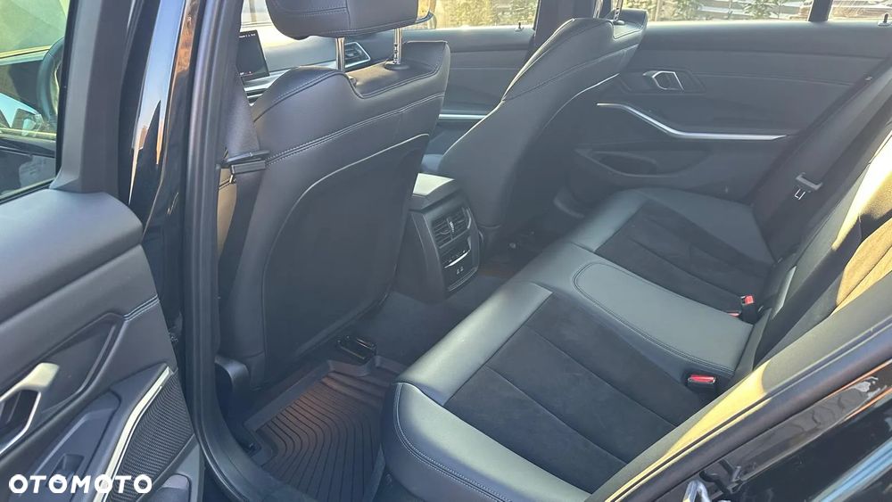 BMW Seria 3 318i M Sport - 6