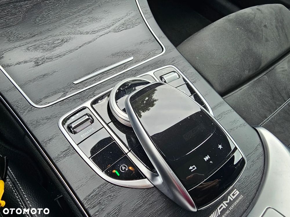 Mercedes-Benz Klasa C 200 4-Matic 9G-TRONIC - 23