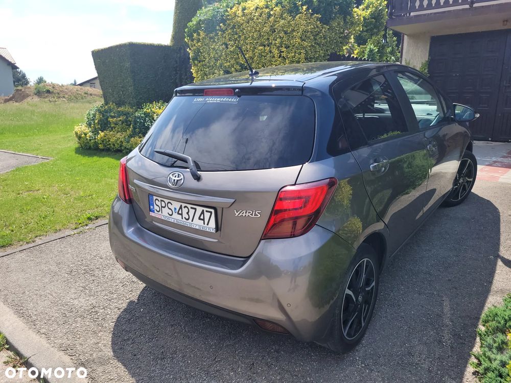 Toyota Yaris 1.33 Selection Platinum - 4