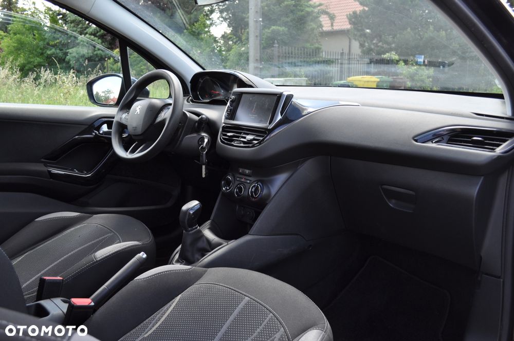 Peugeot 208 82 VTI Allure - 8