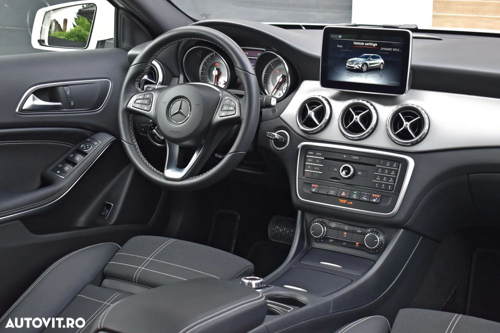 Mercedes-Benz GLA 200 7G-DCT Urban - 14