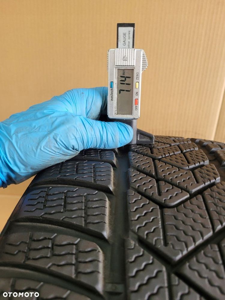 Pirelli Winter SottoZero 3 235/45R18 98 V - 2