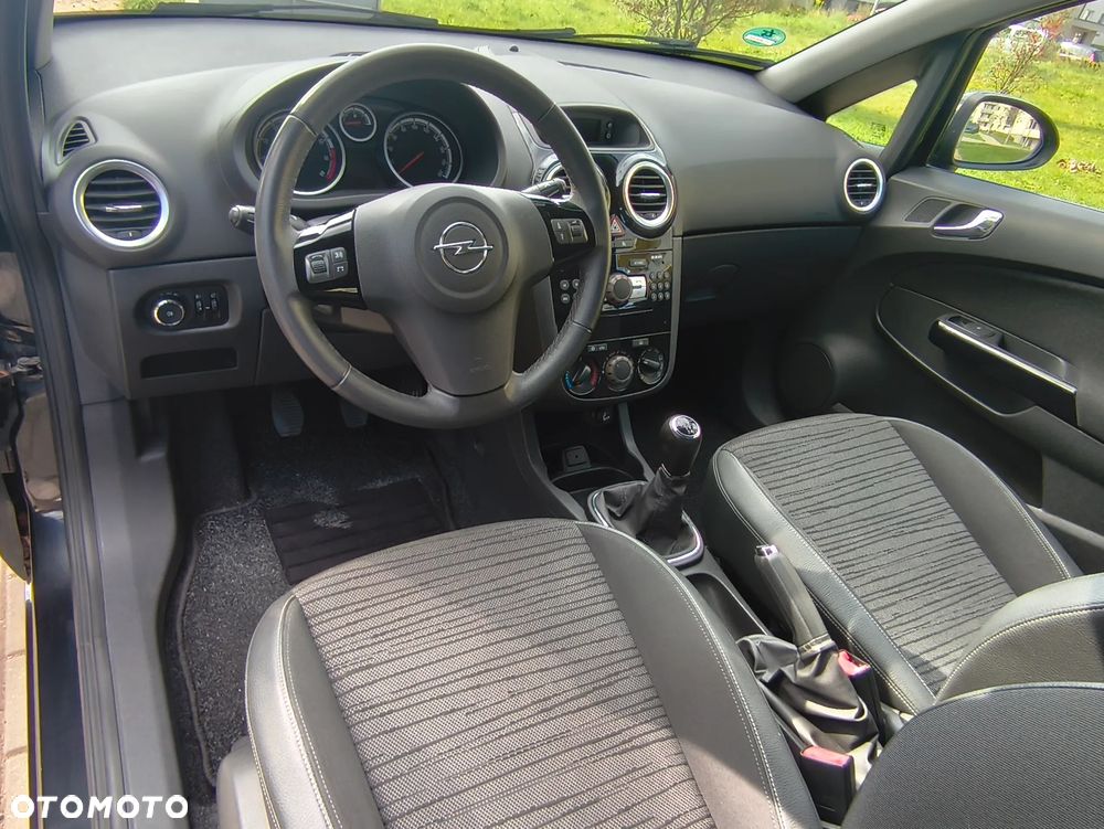 Opel Corsa 1.2 16V Energy - 11