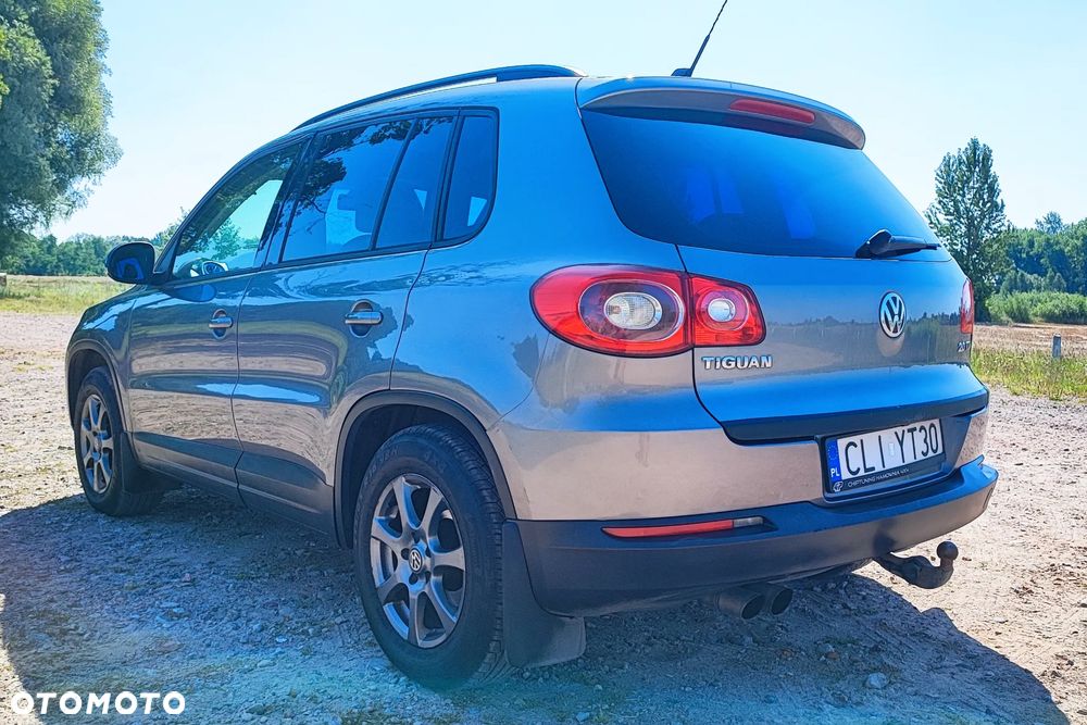 Volkswagen Tiguan - 12