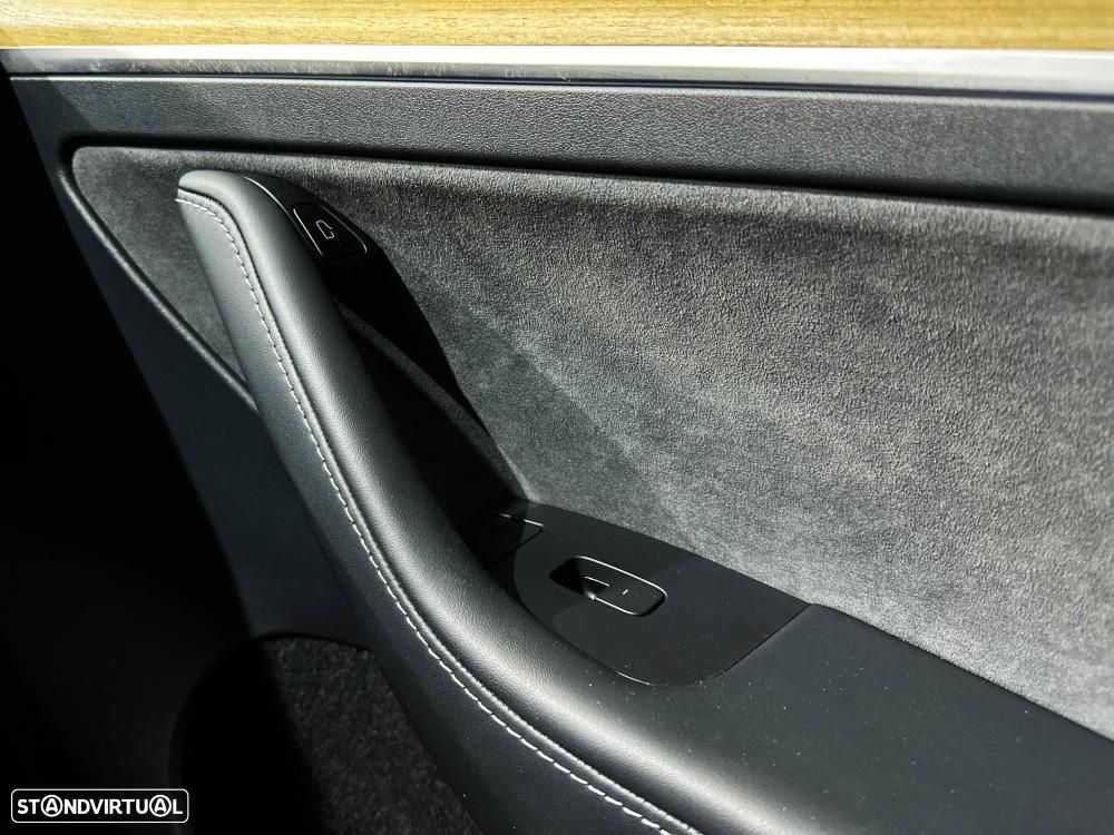 Tesla Model Y Standard - 36