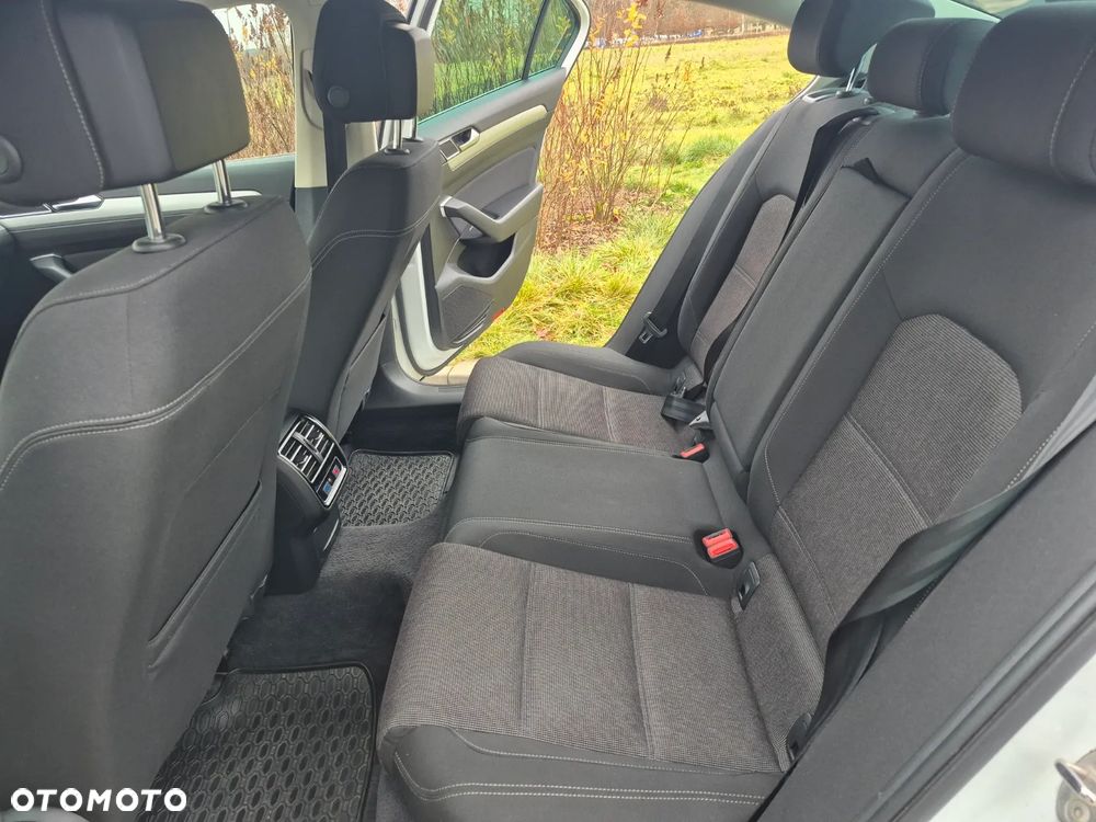 Volkswagen Passat 2.0 TDI SCR Comfortline - 7