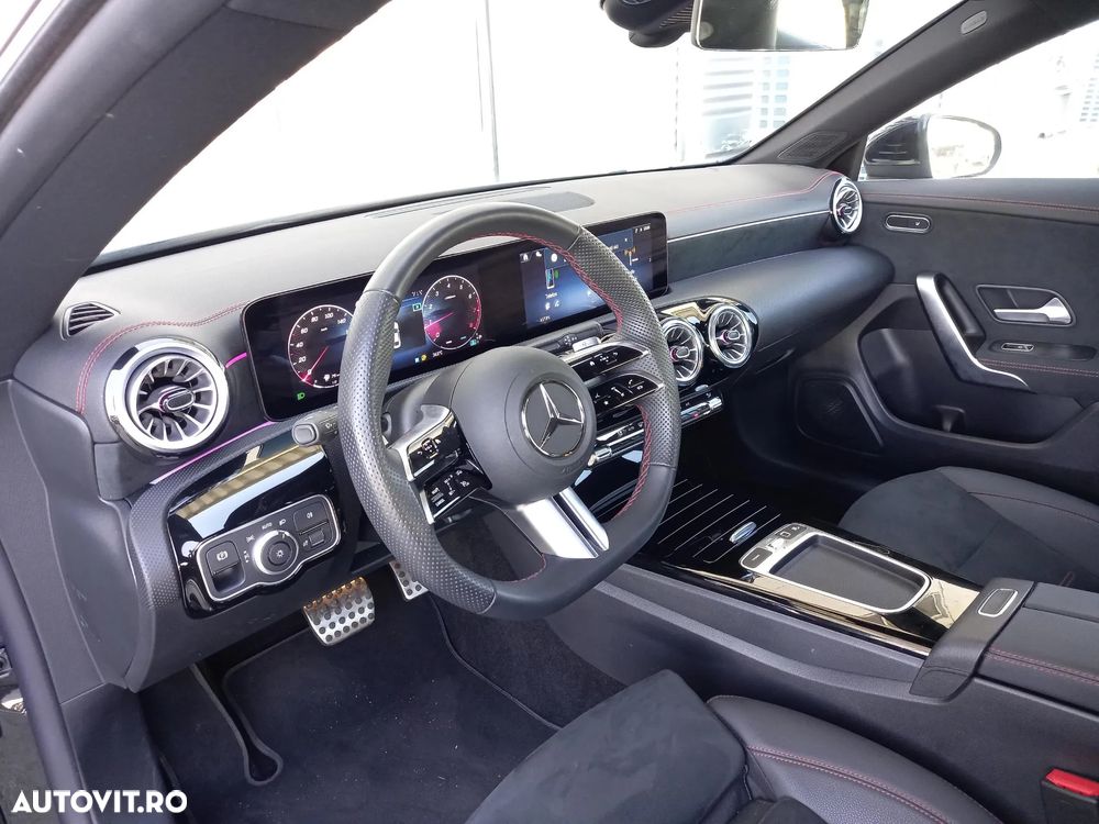Mercedes-Benz CLA 180 7G-DCT - 12