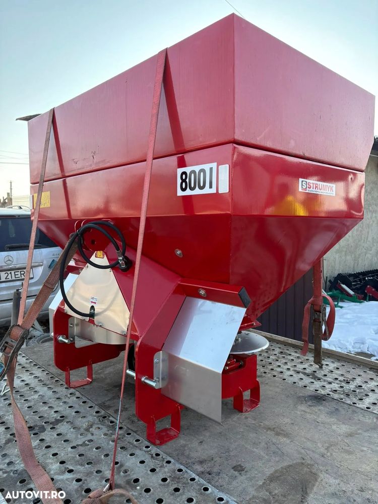 STRUMIK Masina imprastiat ingrasaminte 1600l - 1