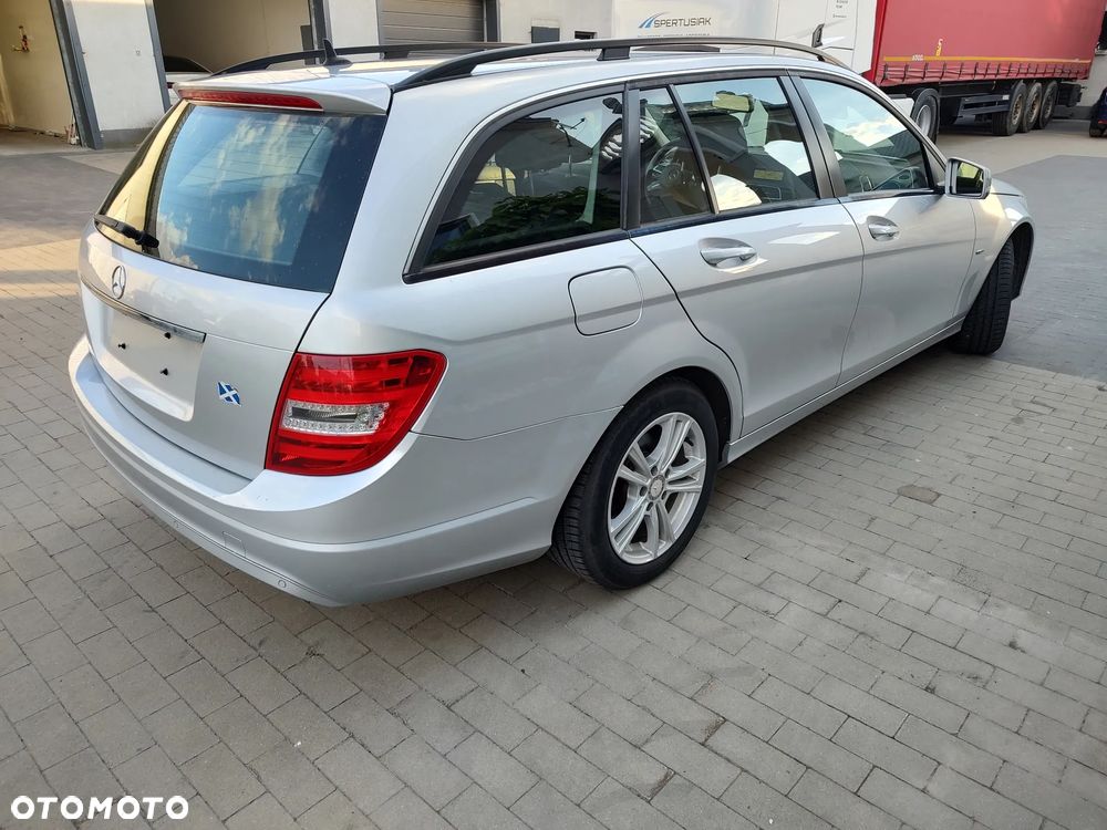 Mercedes-Benz Klasa C 200 CDI BlueEff Avantgarde - 3