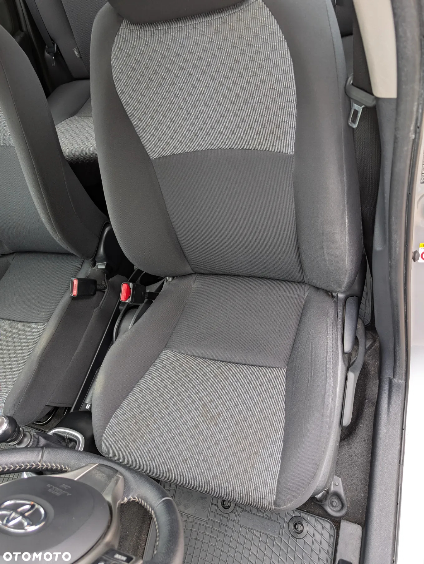 Toyota Yaris 1.33 Dynamic - 16