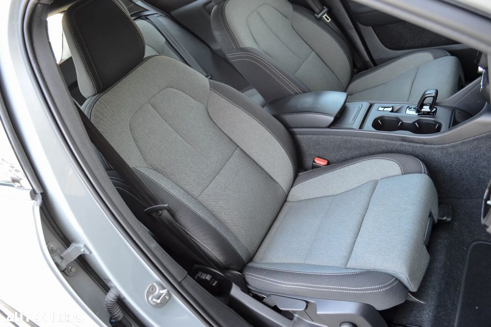Volvo XC 40 T2 AT8 Momentum - 29