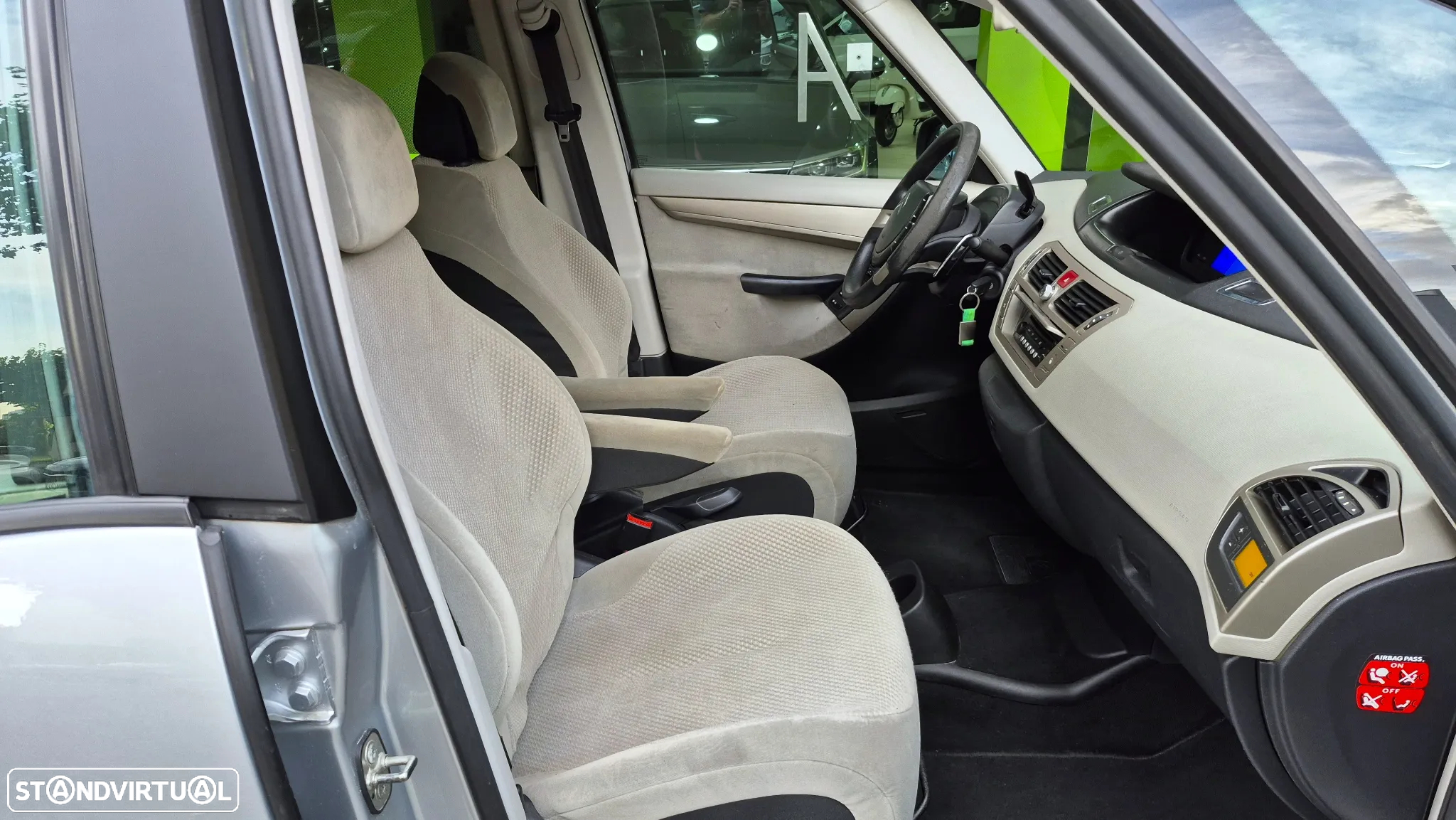 Citroën C4 Picasso 1.6 HDi Exclusive CMP6 - 10