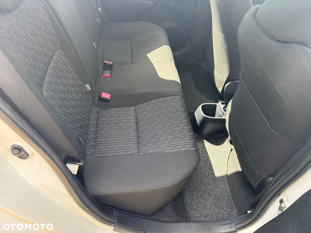 Toyota Yaris 1.33 Terra - 9
