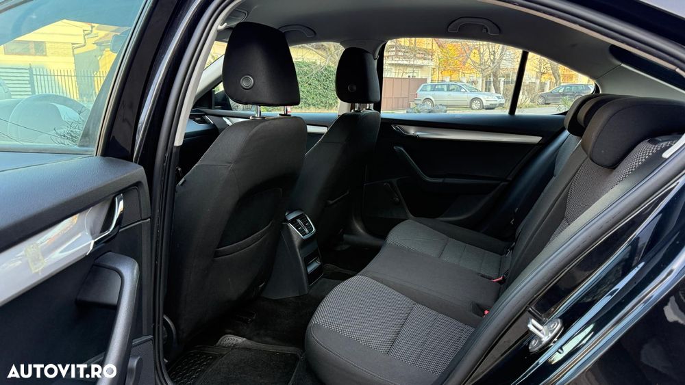 Skoda Octavia - 8