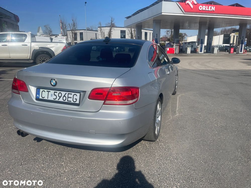BMW Seria 3 325i - 4