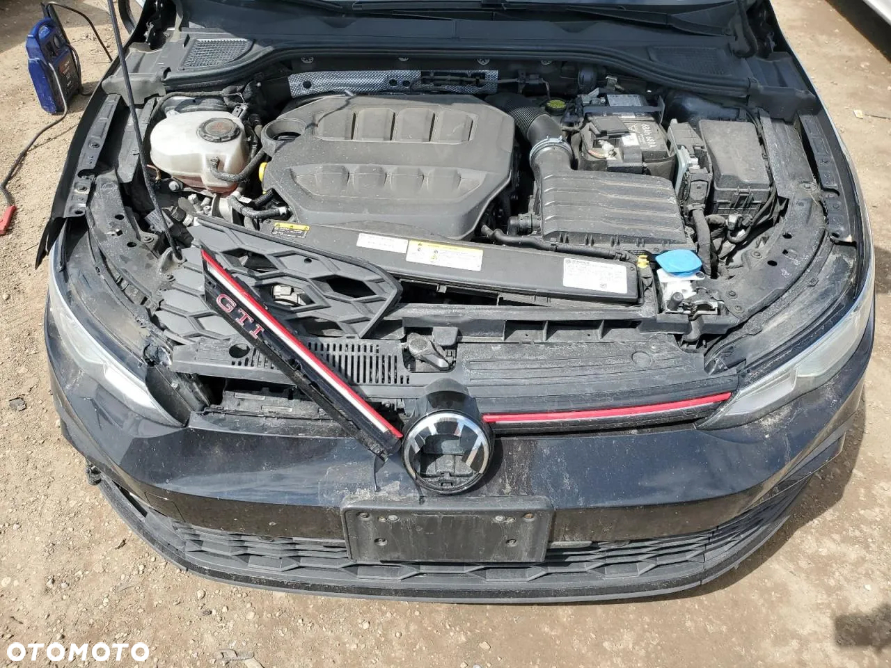 Volkswagen Golf - 10