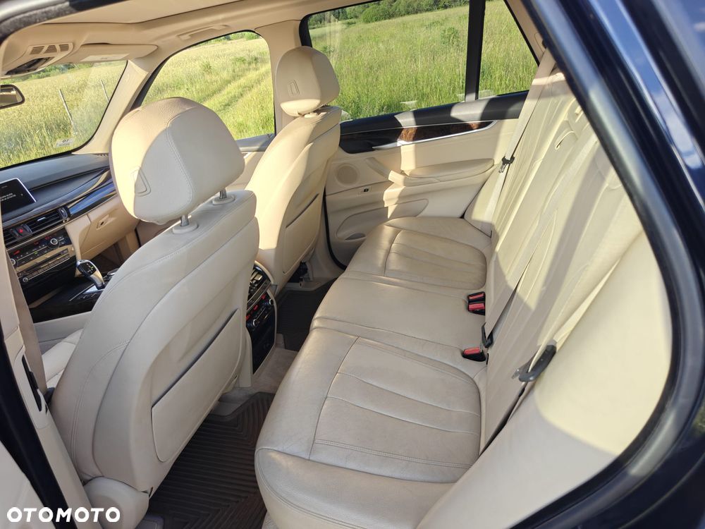 BMW X5 xDrive35i Edition Exclusive - 9