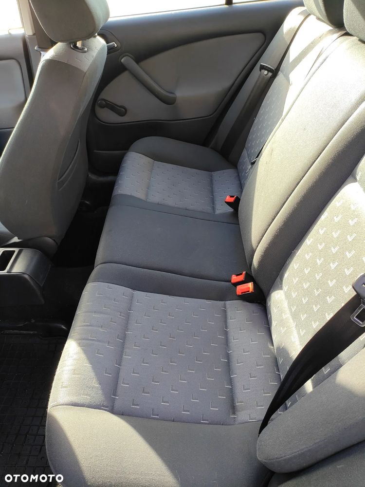 Skoda Octavia 1.6 Tour - 15