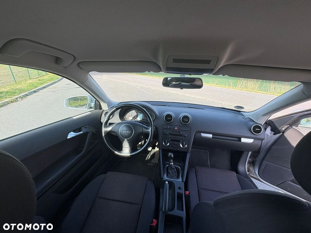 Audi A3 3-drzwiowe 1.6 Ambition - 12