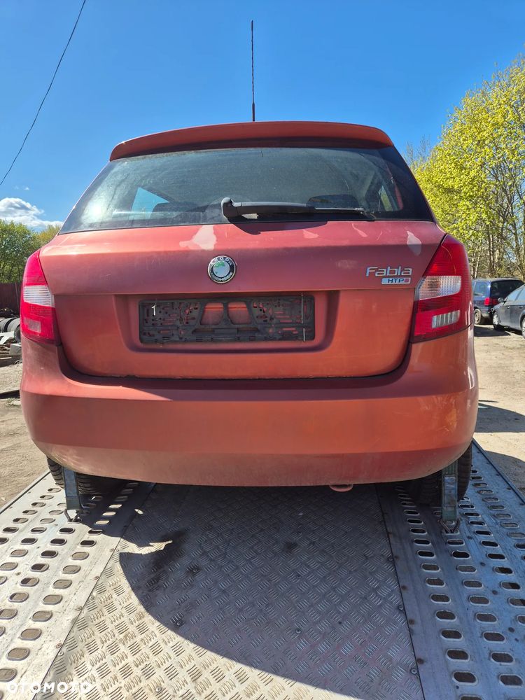 SKODA FABIA II 1,2 i HTP ,  Części , maska, zderzak, lampy, błotnik, alternator - 2
