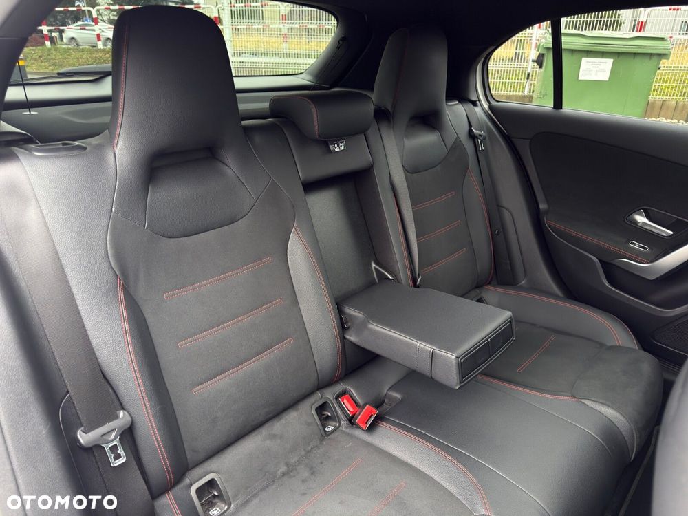 Mercedes-Benz Klasa A 200 4-Matic AMG Line 8G-DCT - 26