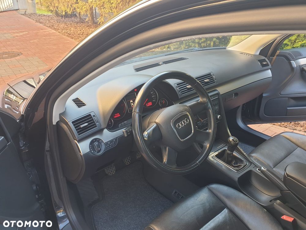 Audi A4 Limousine - 10