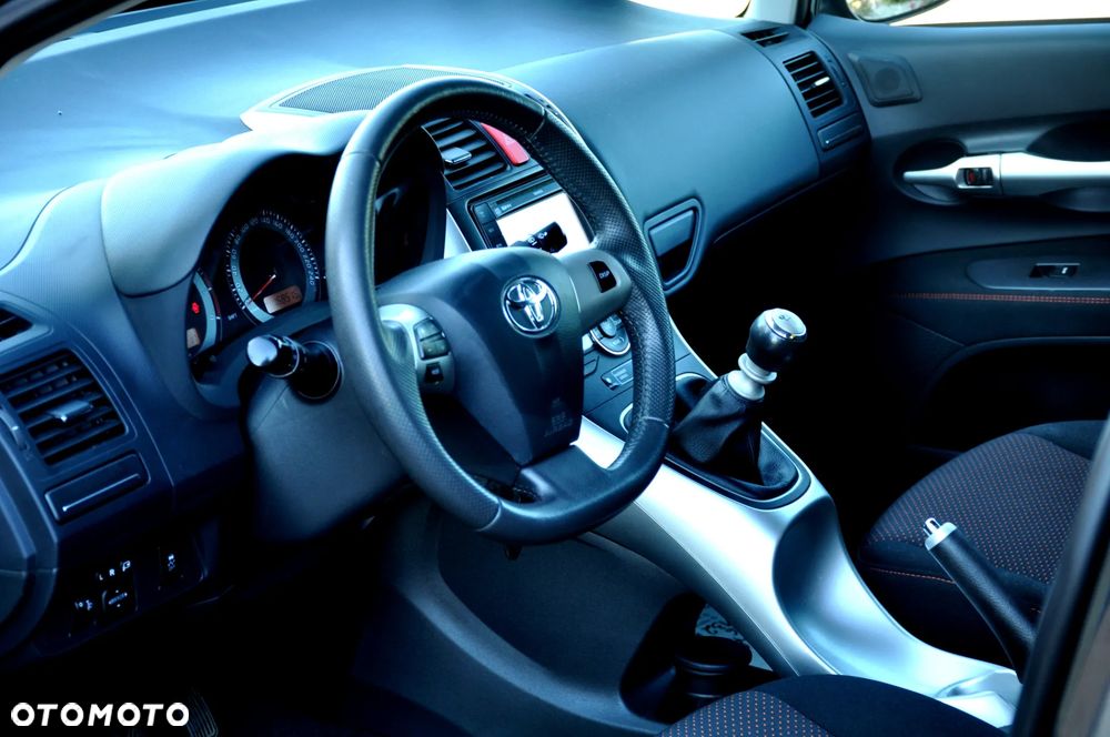 Toyota Auris - 25