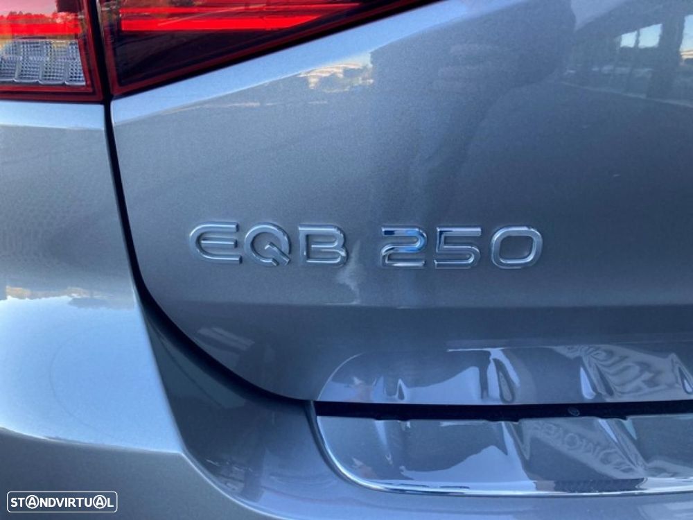 Mercedes-Benz EQB 250 Progressive - 10