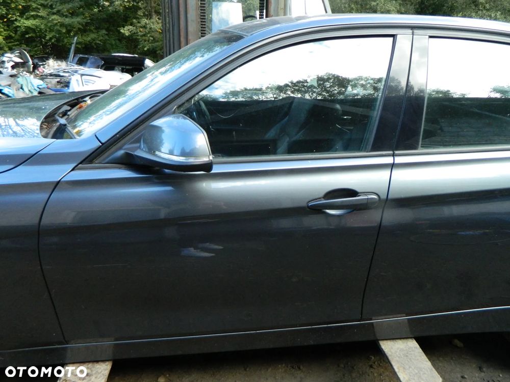 BMW F30 B39 mineralgrau na części - 15