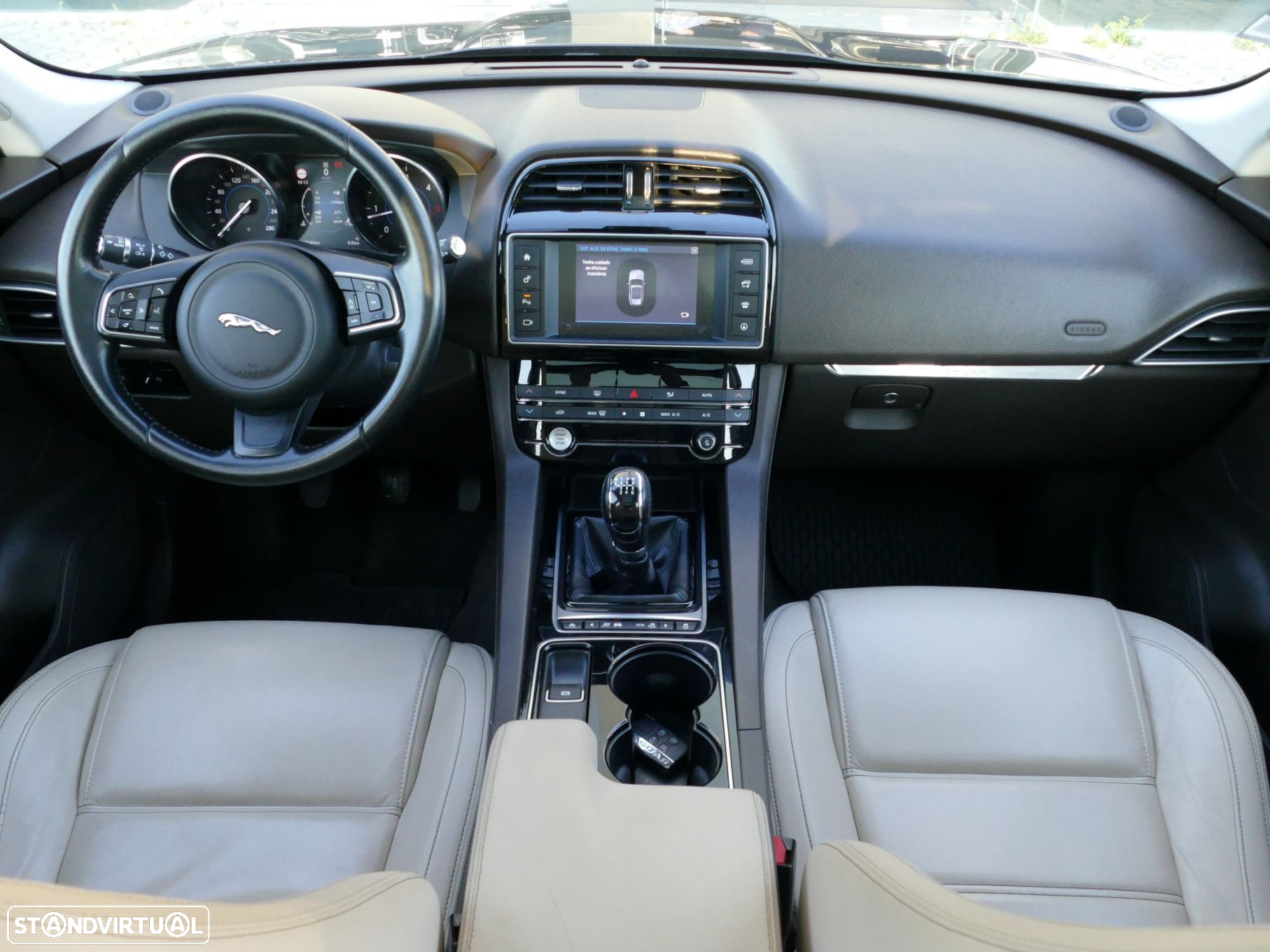 Jaguar F-Pace 2.0 i4D Prestige - 29