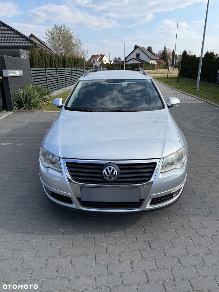 Volkswagen Passat - 1