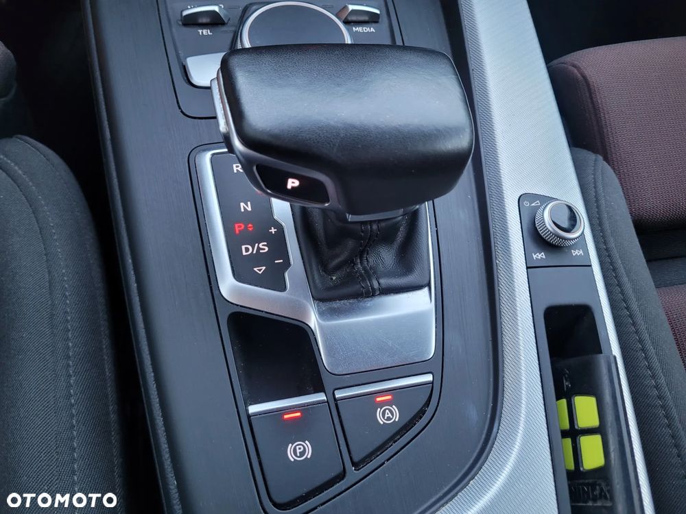 Audi A4 Avant 2.0 TDI S tronic quattro - 27