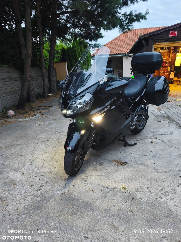 Kawasaki GTR - 4