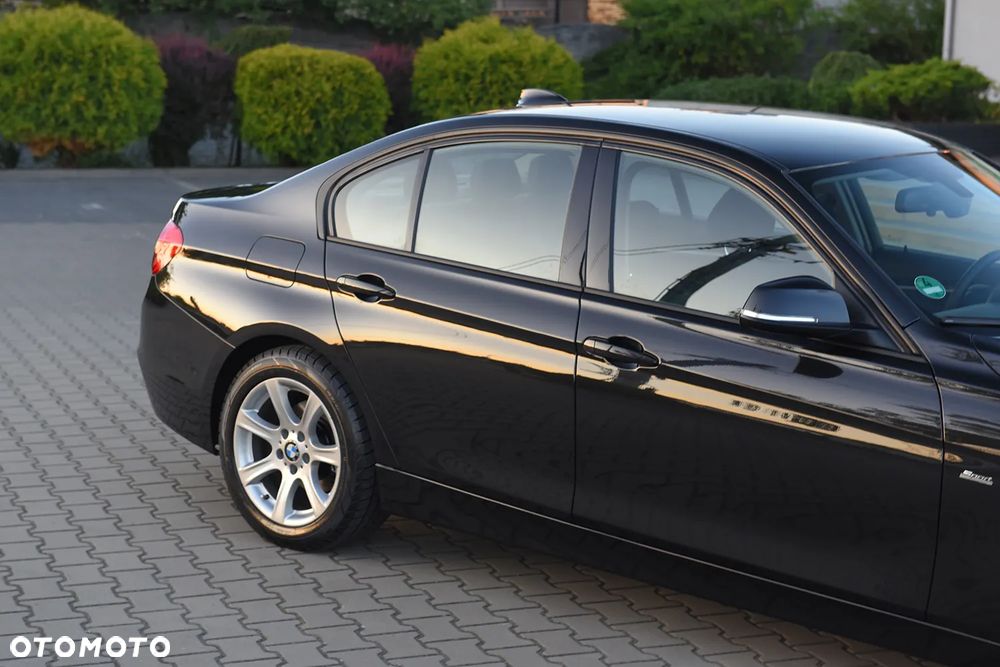 BMW Seria 3 - 39
