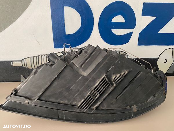 Far xenon dreapta VOLVO S40 V50 2007-2012 31299588 18399 - 4