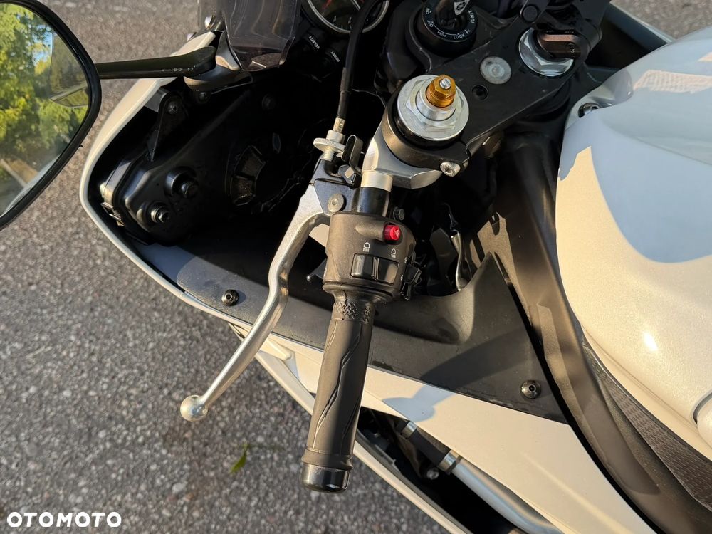 Yamaha R6 - 16