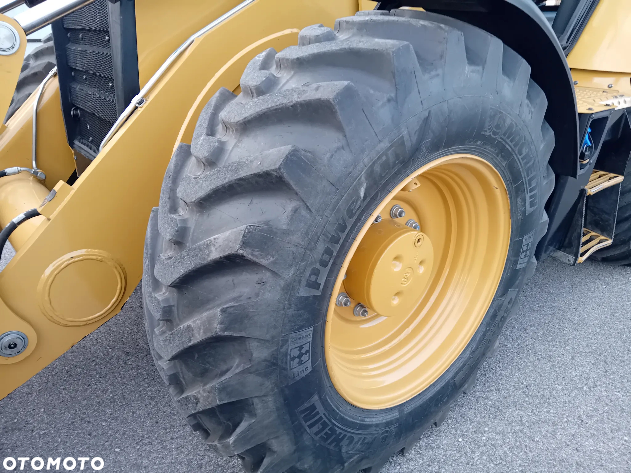 Caterpillar 444 - 21