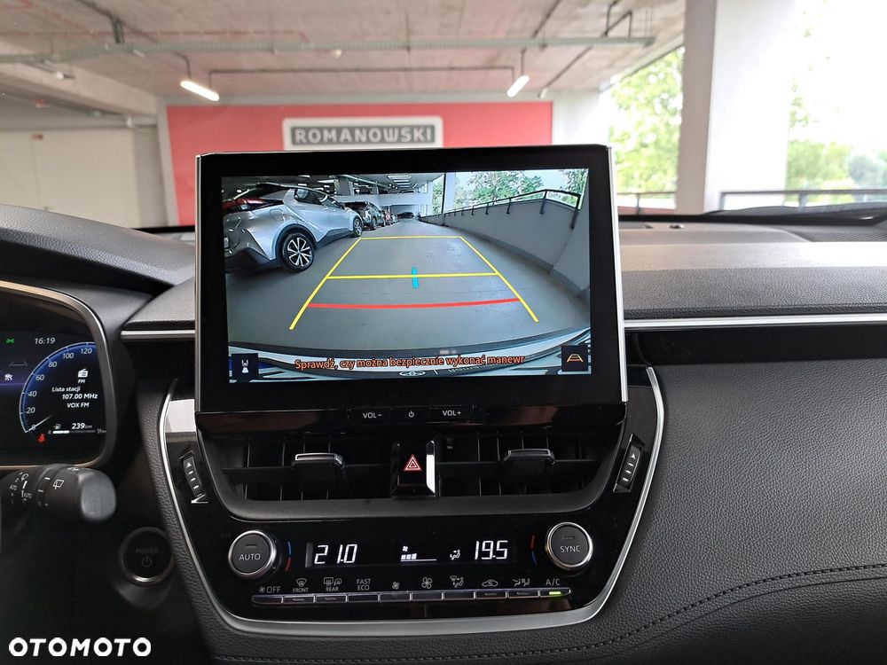 Toyota Corolla Cross - 16