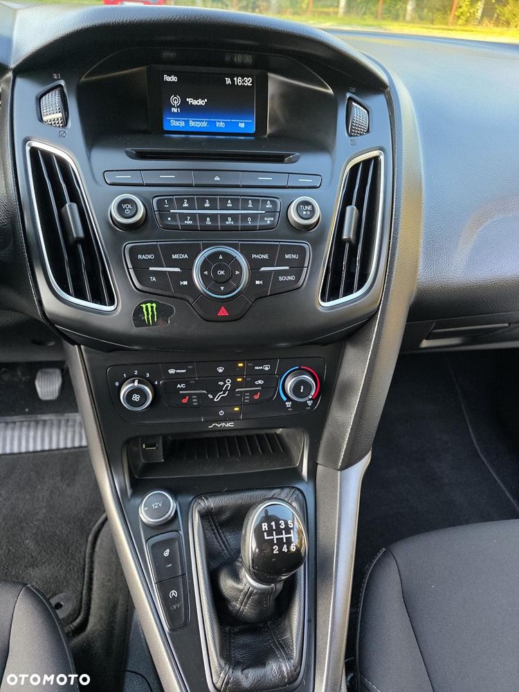 Ford Focus 1.0 EcoBoost Trend - 28