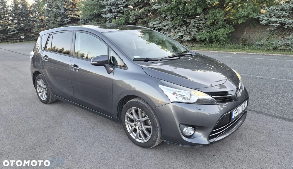Toyota Verso 1.8 Prestige 7os - 3