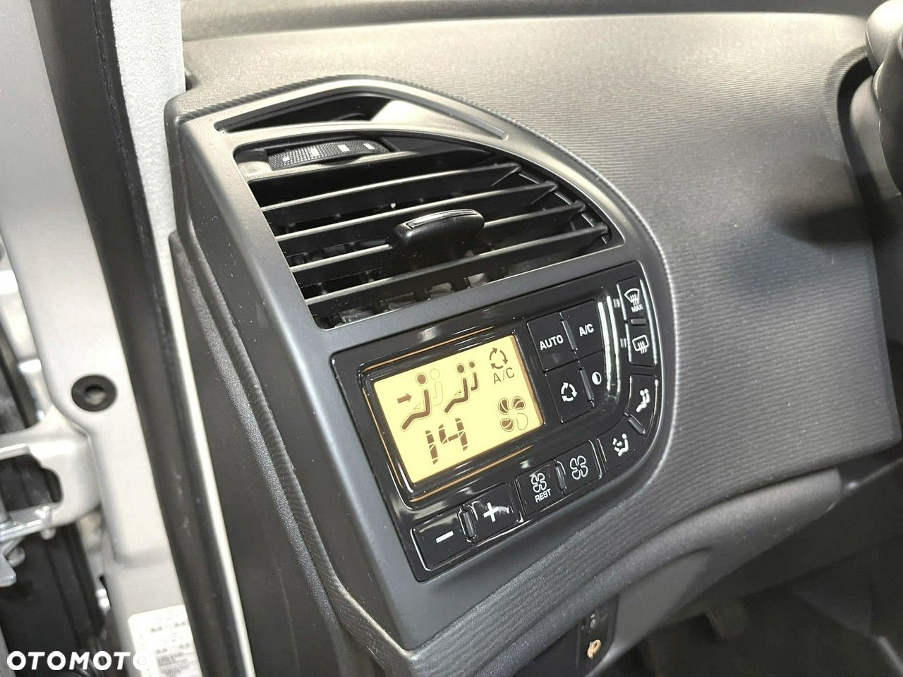 Citroën C4 Grand Picasso - 14