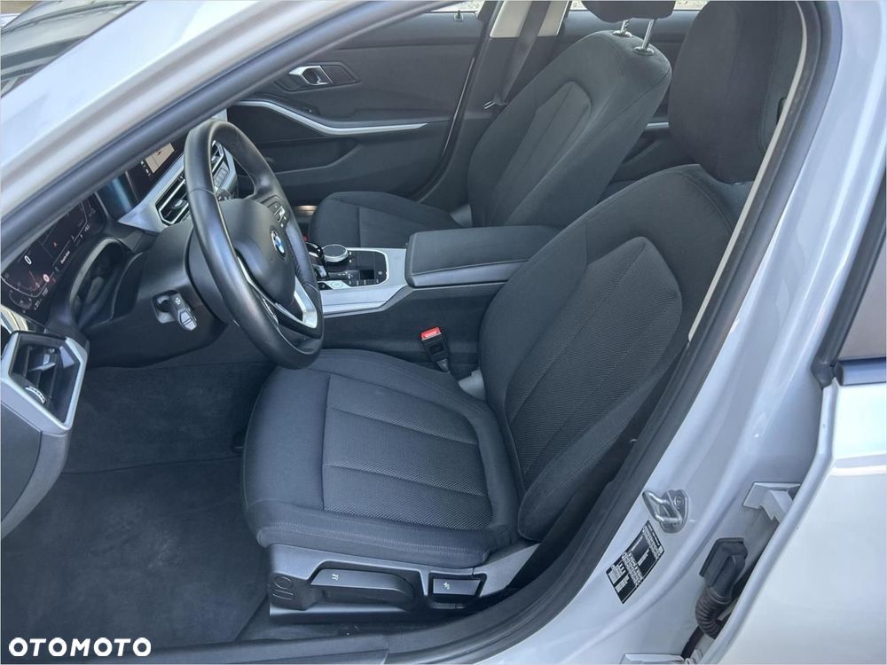 BMW Seria 3 318i Advantage - 18