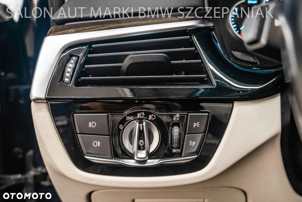 BMW Seria 5 520d xDrive Luxury Line - 19